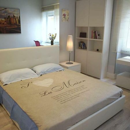 Metro A Modern Apartment Rome Bagian luar foto