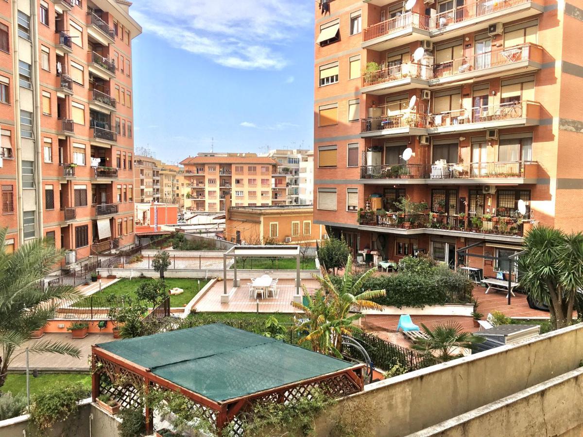 Metro A Modern Apartment Rome Bagian luar foto